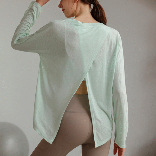 ER Pilates Pullover